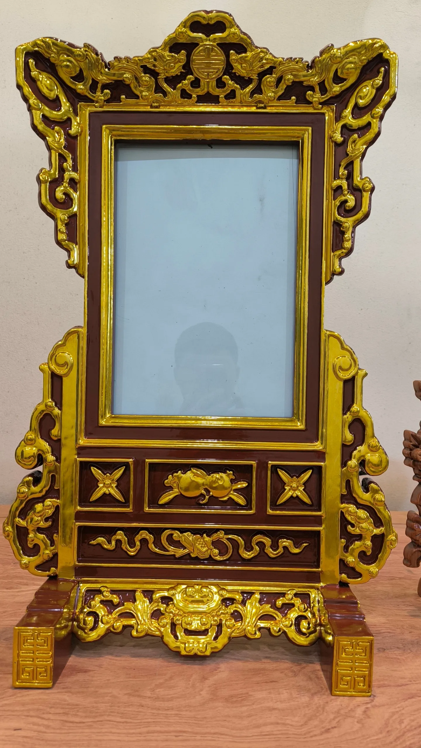 Khung Ảnh Thờ Gia Tiên: Tôn Vinh Tổ Tiên, Gìn Giữ Truyền Thống